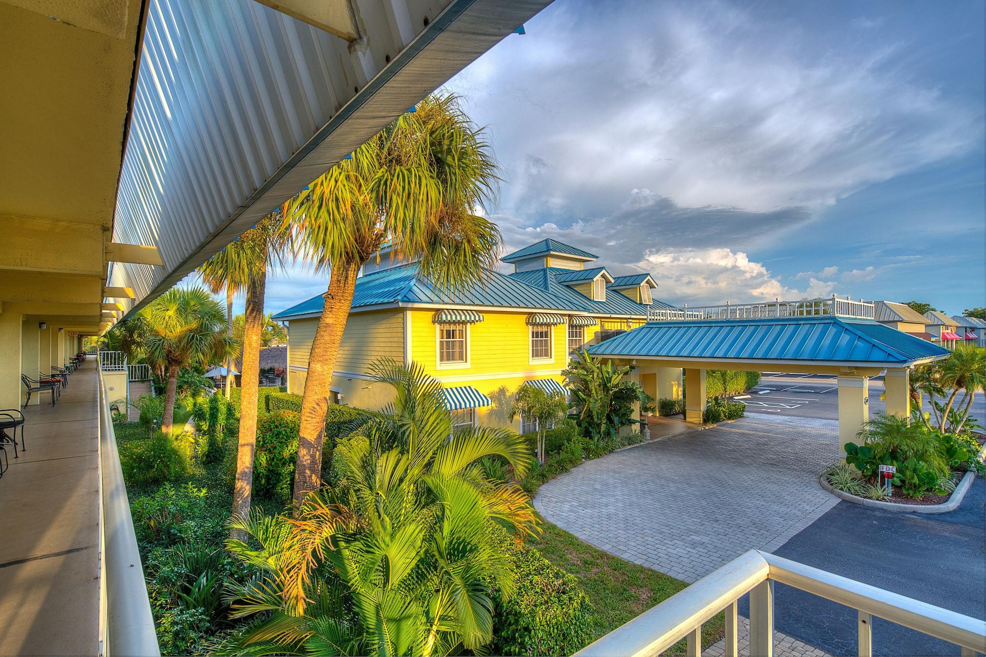 Naples Garden Inn Exterior photo