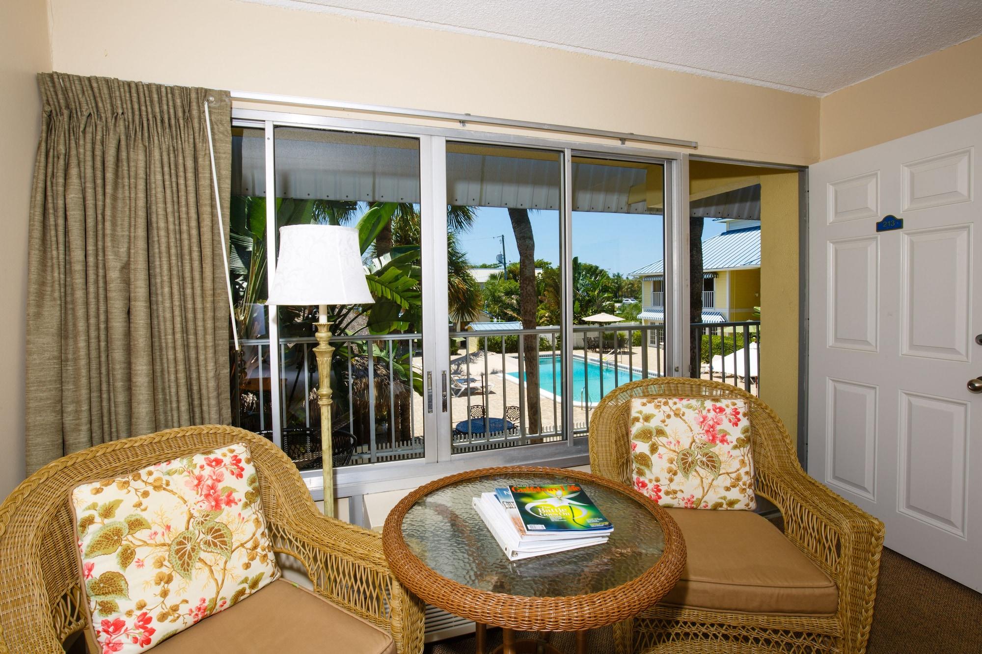 Naples Garden Inn Exterior photo