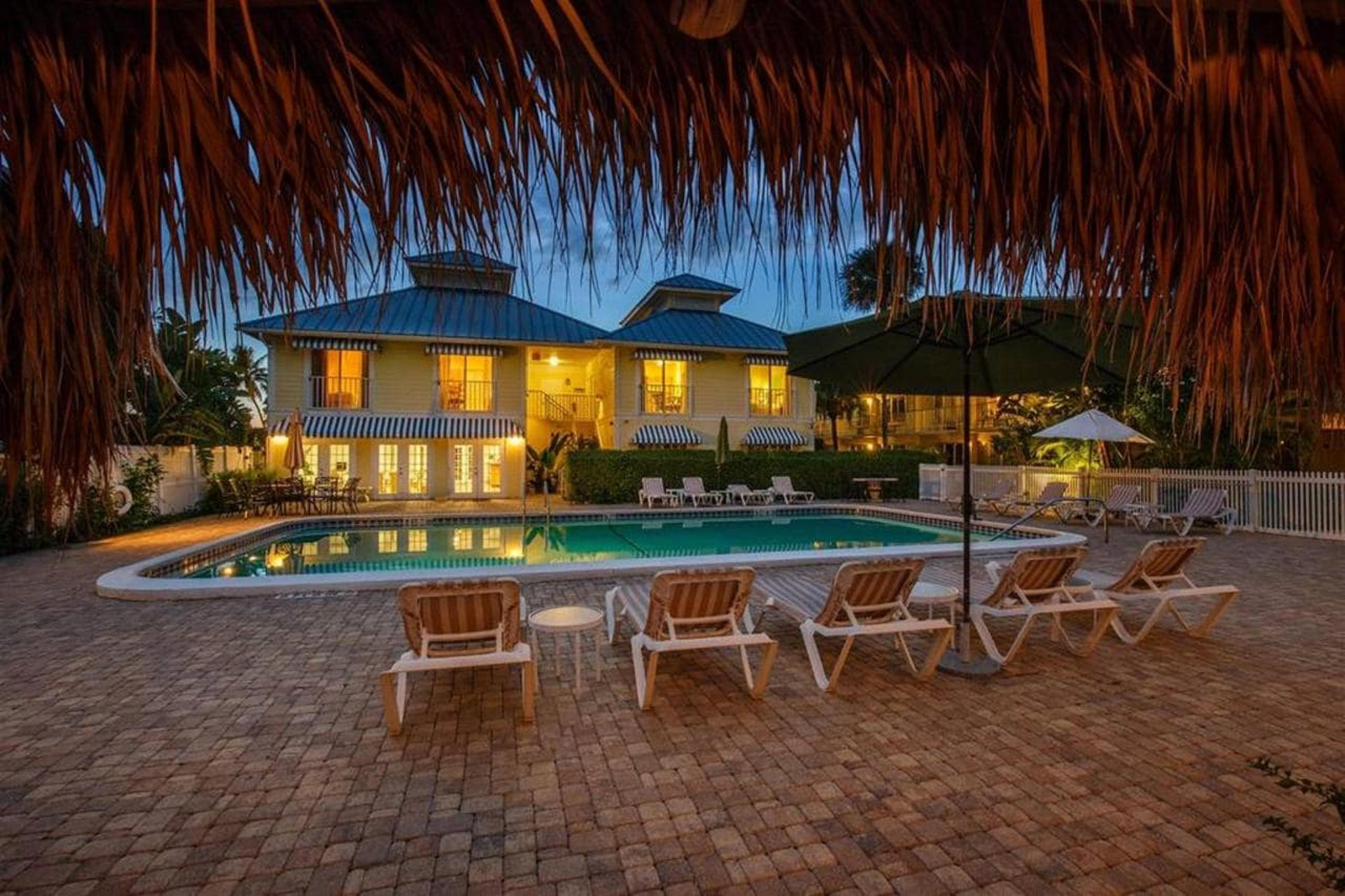 Naples Garden Inn Exterior photo