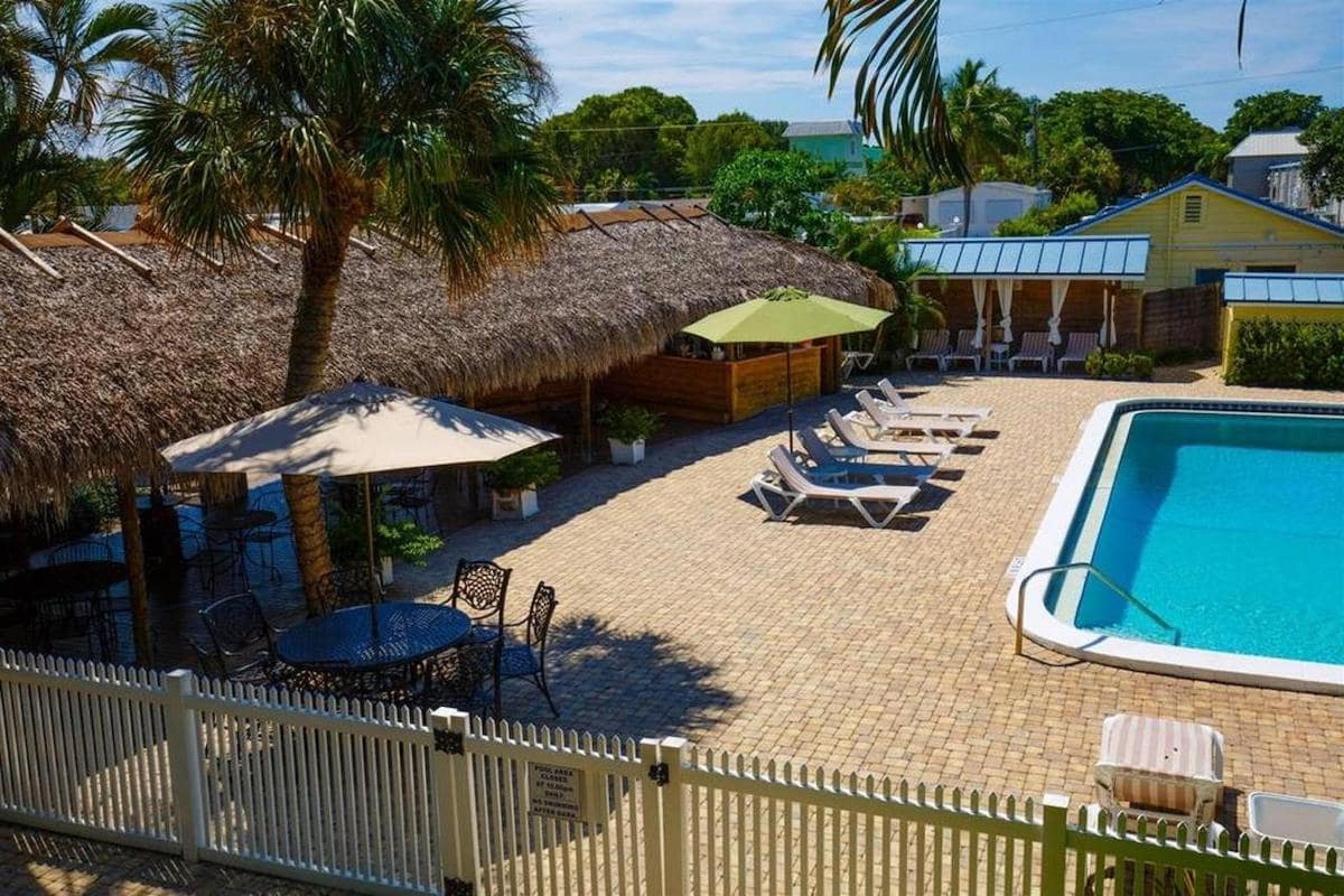 Naples Garden Inn Exterior photo