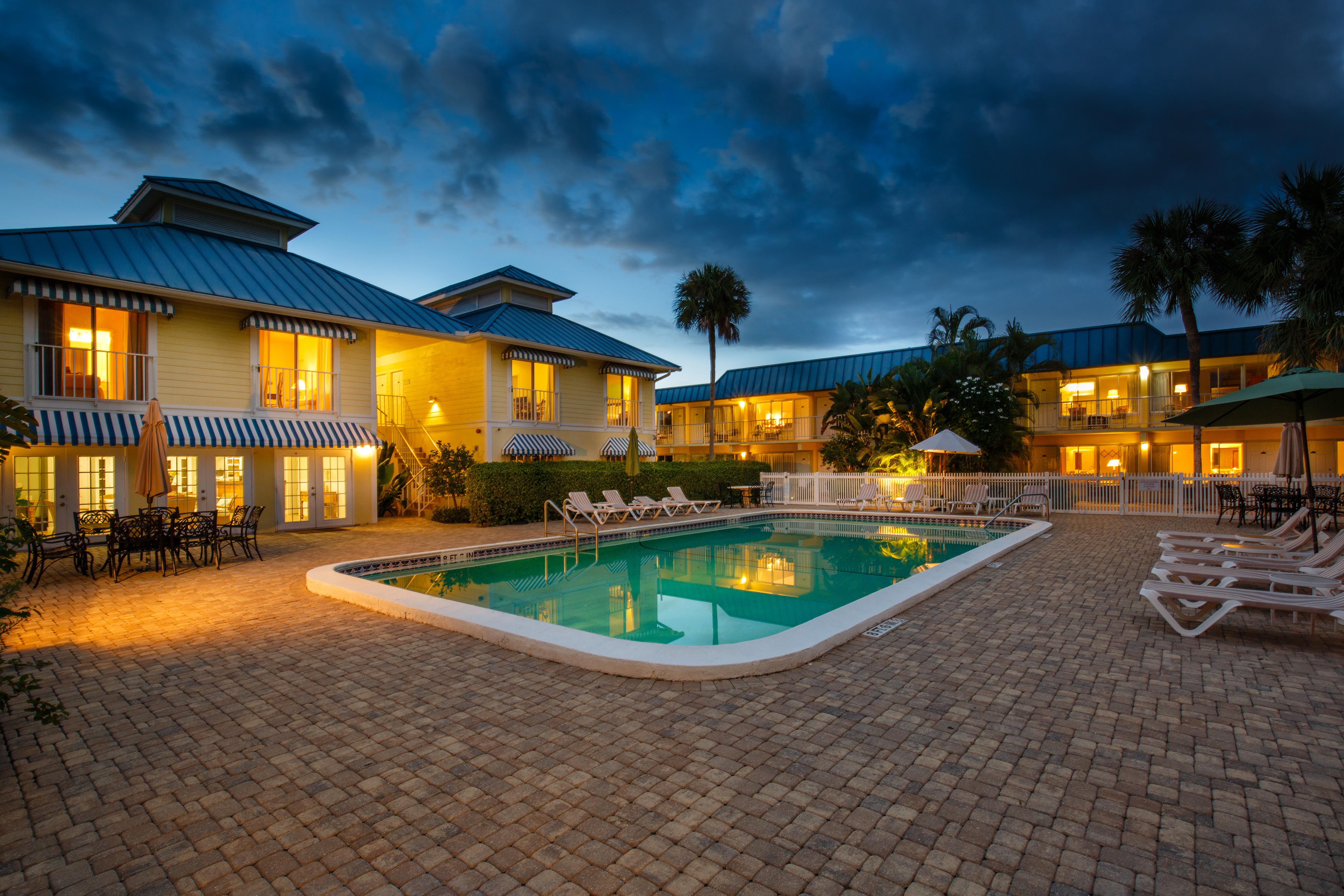 Naples Garden Inn Exterior photo